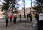 Коммунисты Дзержинского района провели ежегодный субботник в парке «Березовая роща»
